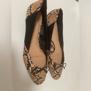 Zara trafaluc snakeskin and black flats new size 8